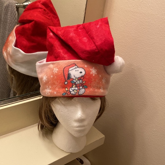 Peanuts red holiday hat - Picture 2 of 5